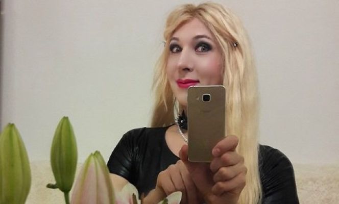 Лина и Аня — массаж «Ветка сакуры»