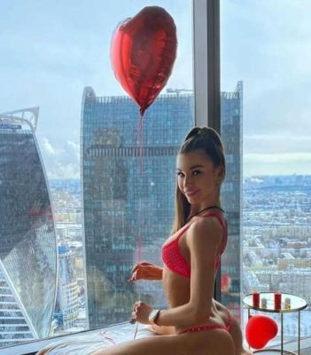 Заказать девушку от 5000 руб. в час (Юля, 28 лет)
